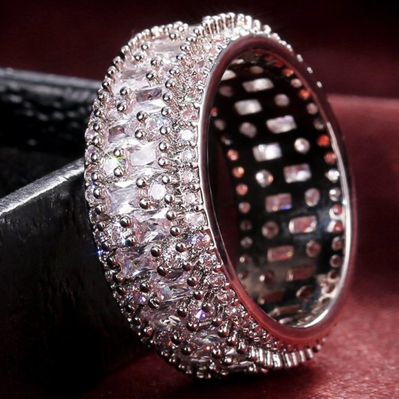 Jewelry - *NEW*925 Silver Luxury Diamond Ring